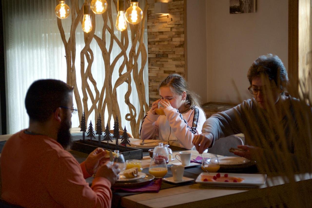 L'Ancienne Poste - Chambres D'Hotes Et Table De Degustation Marloie 外观 照片